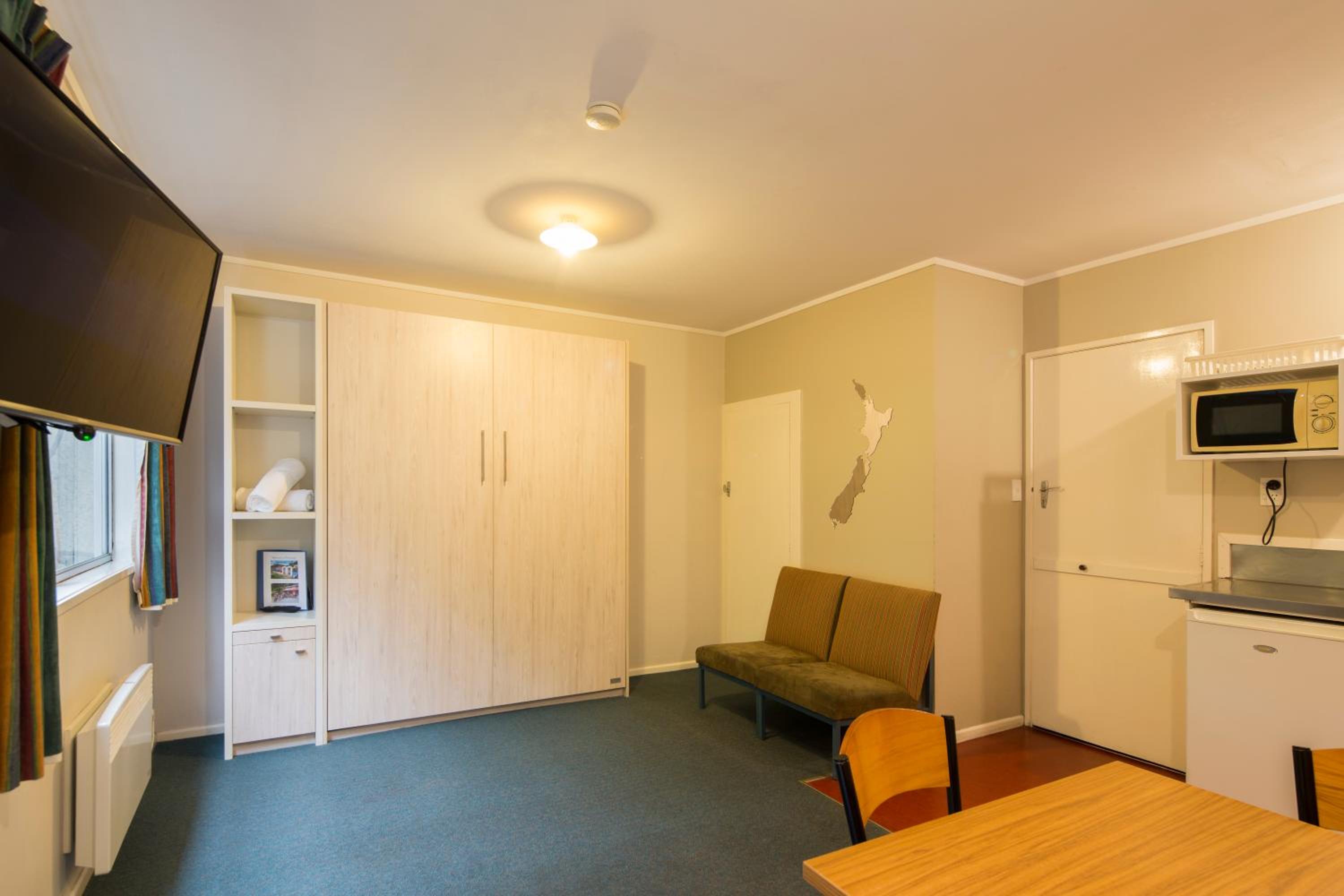 Studio (4 Adults)