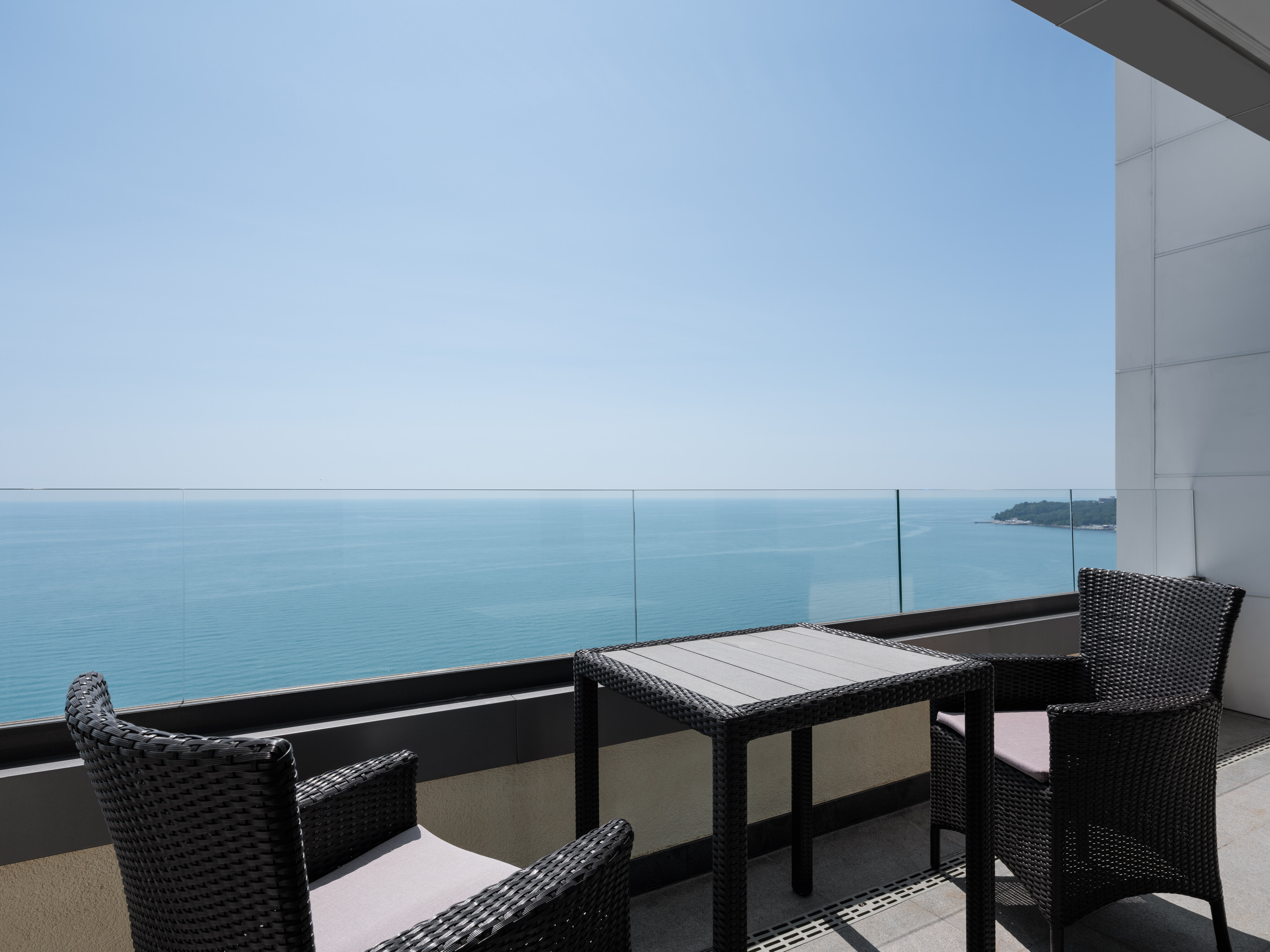 Полулюкс с 1 кроватью "king-size", балкон, вид на море