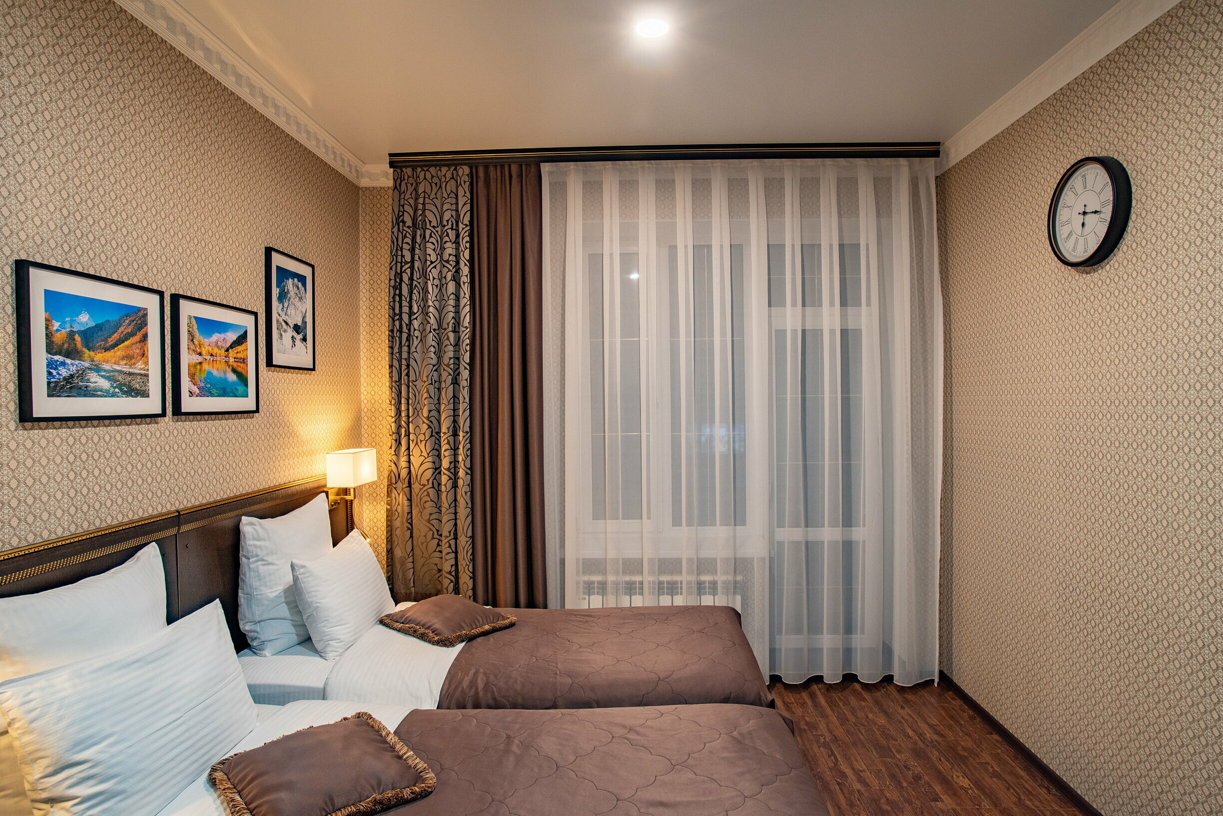 Стандартный двухместный номер с балконом и 2 односпальными кроватями