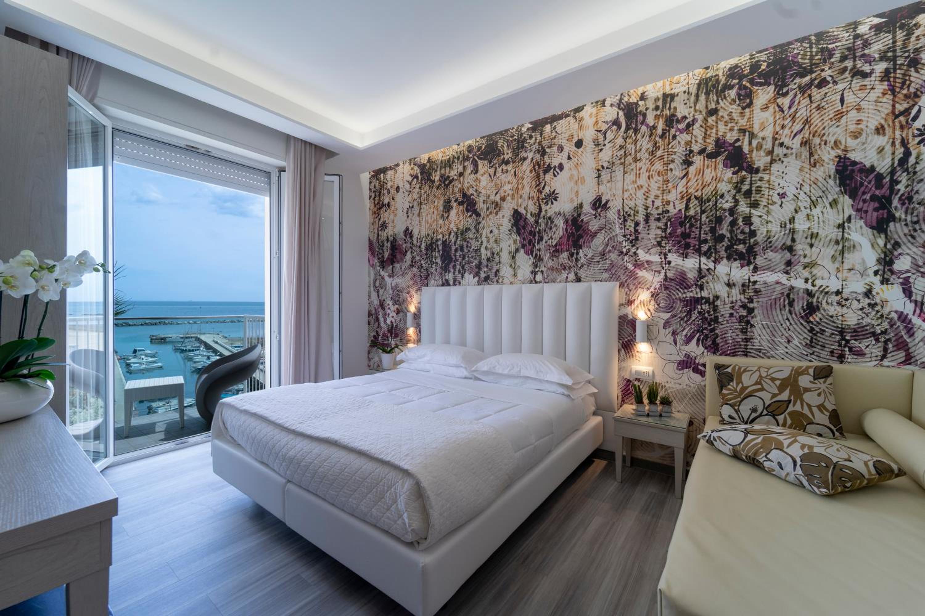 Deluxe Triple Room with Sea View