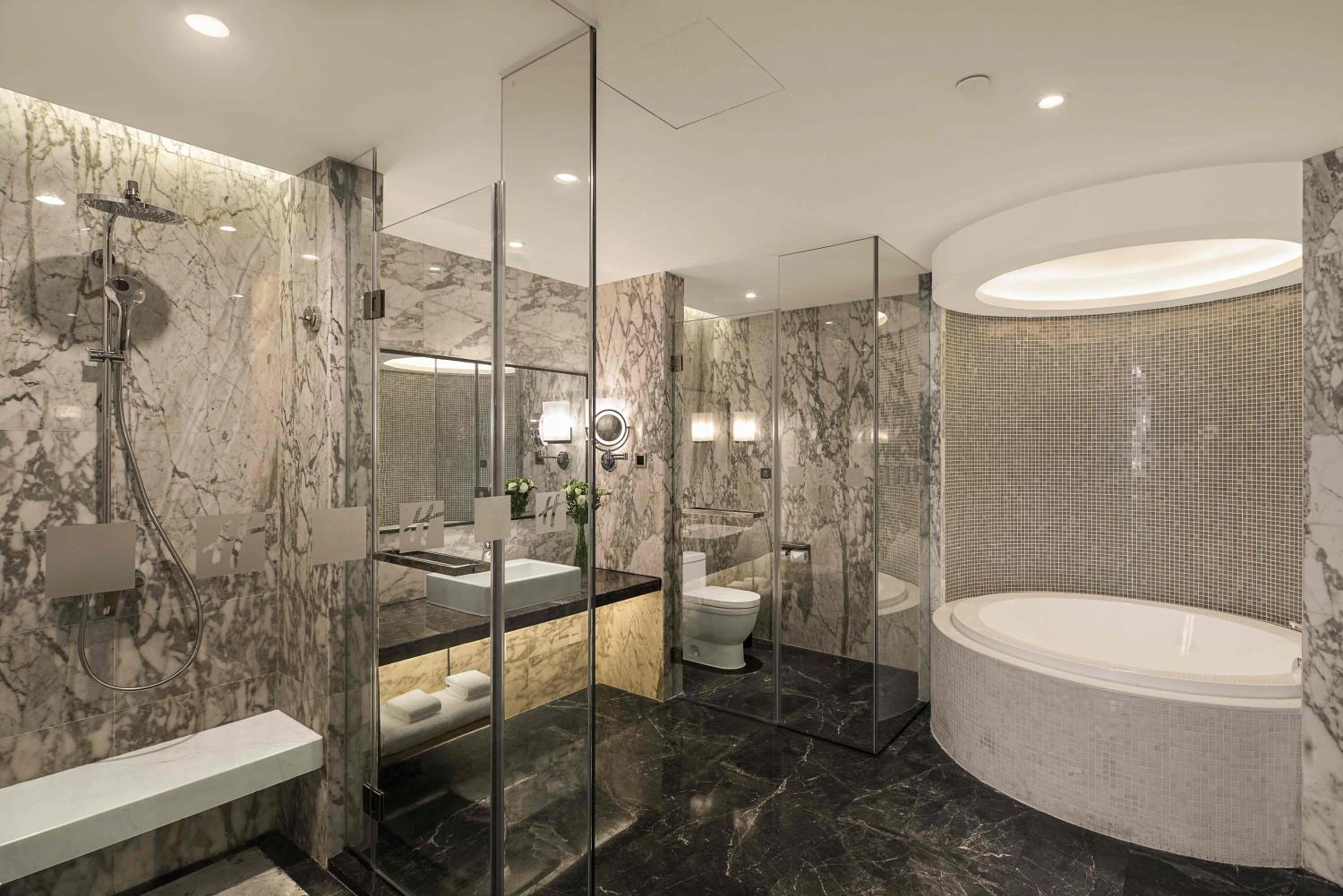 One-Bedroom King Suite