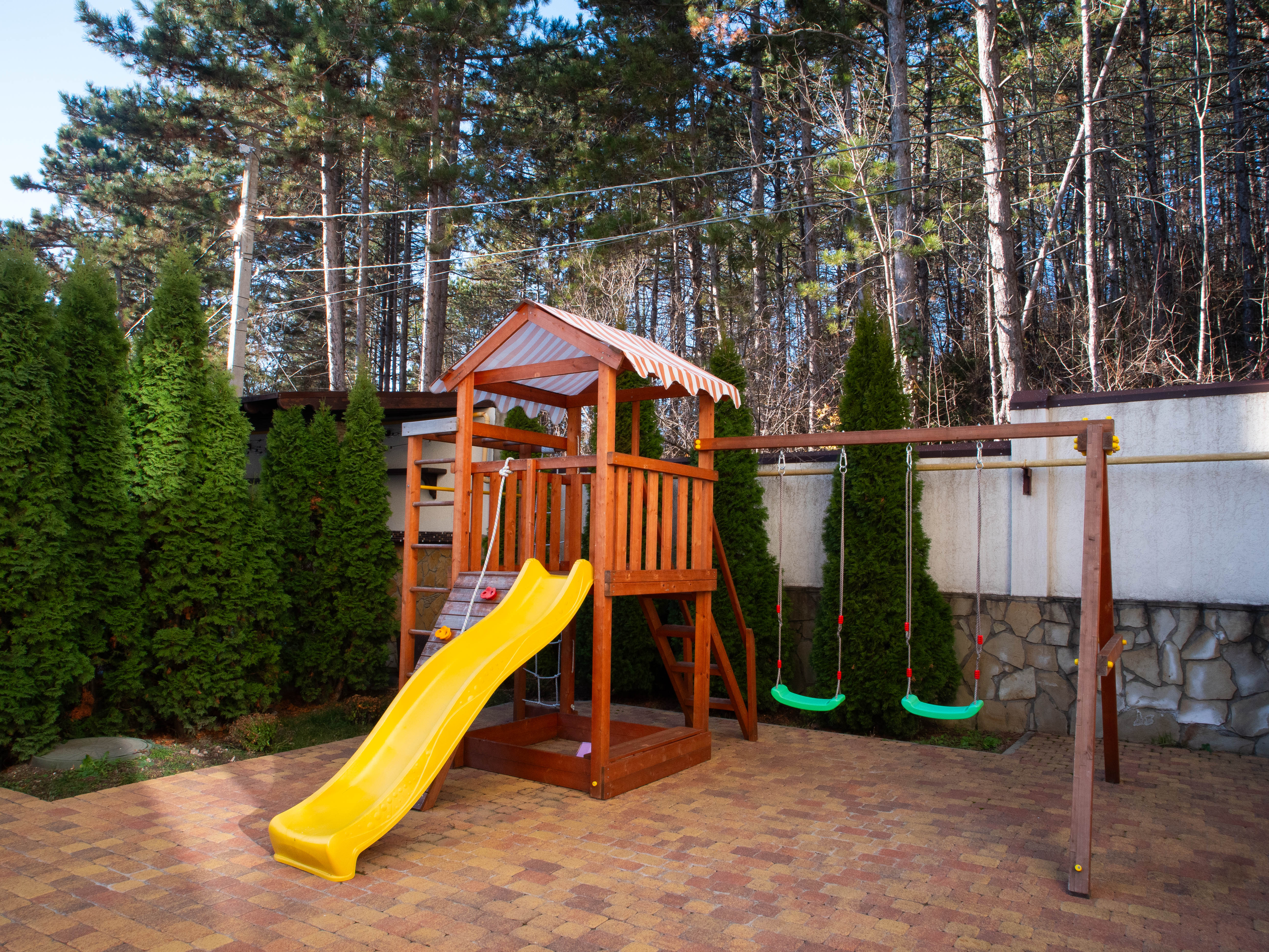 Стандарт с кухней, вид на бассейн (1 этаж), до 4-х гостей