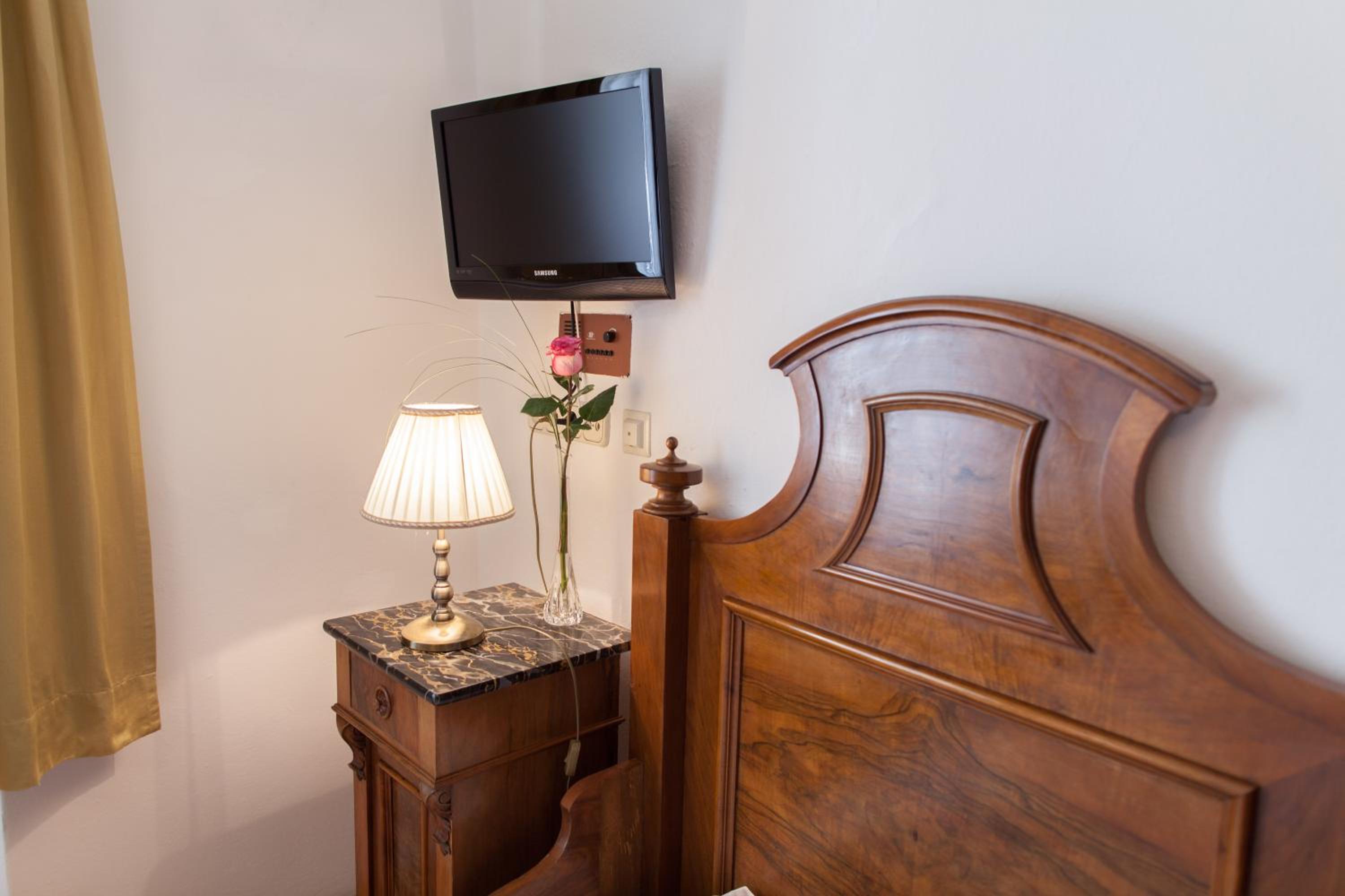 Superior Deluxe Double or Twin Room 