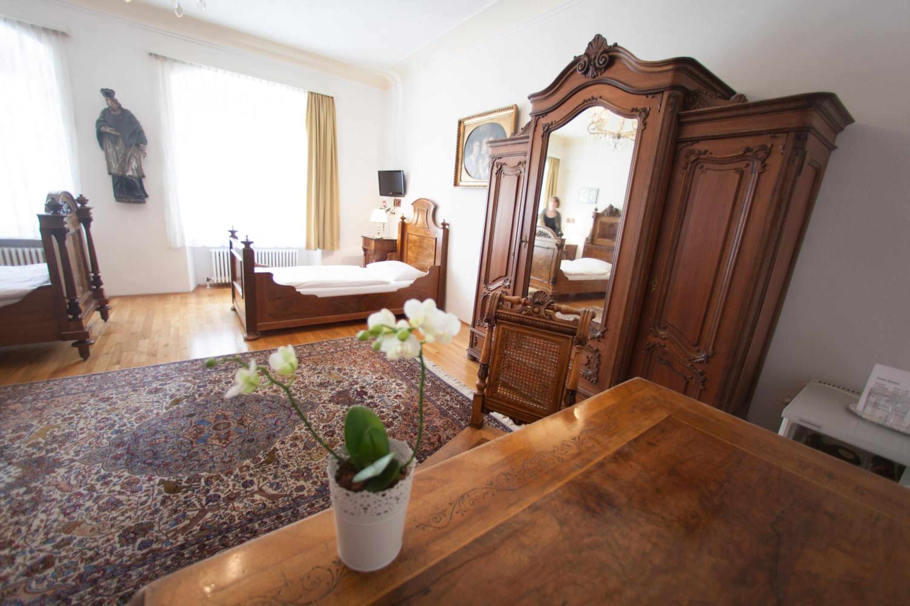 Superior Deluxe Double or Twin Room 