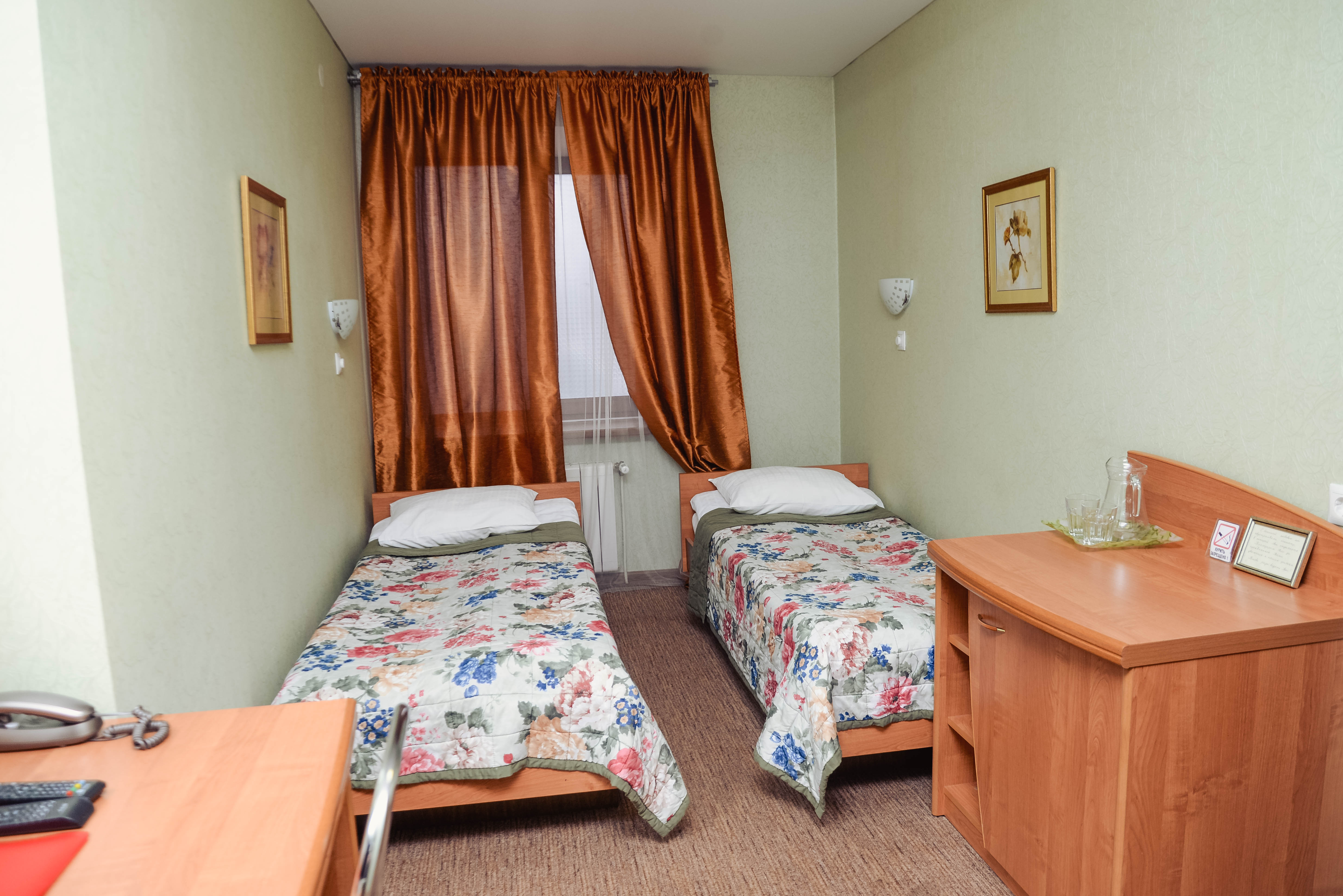 Двухместный номер эконом-класса с 2 отдельными кроватями