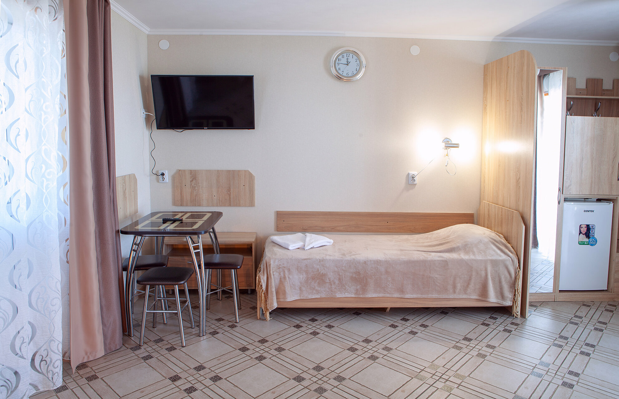 Трехместный номер с видом на город