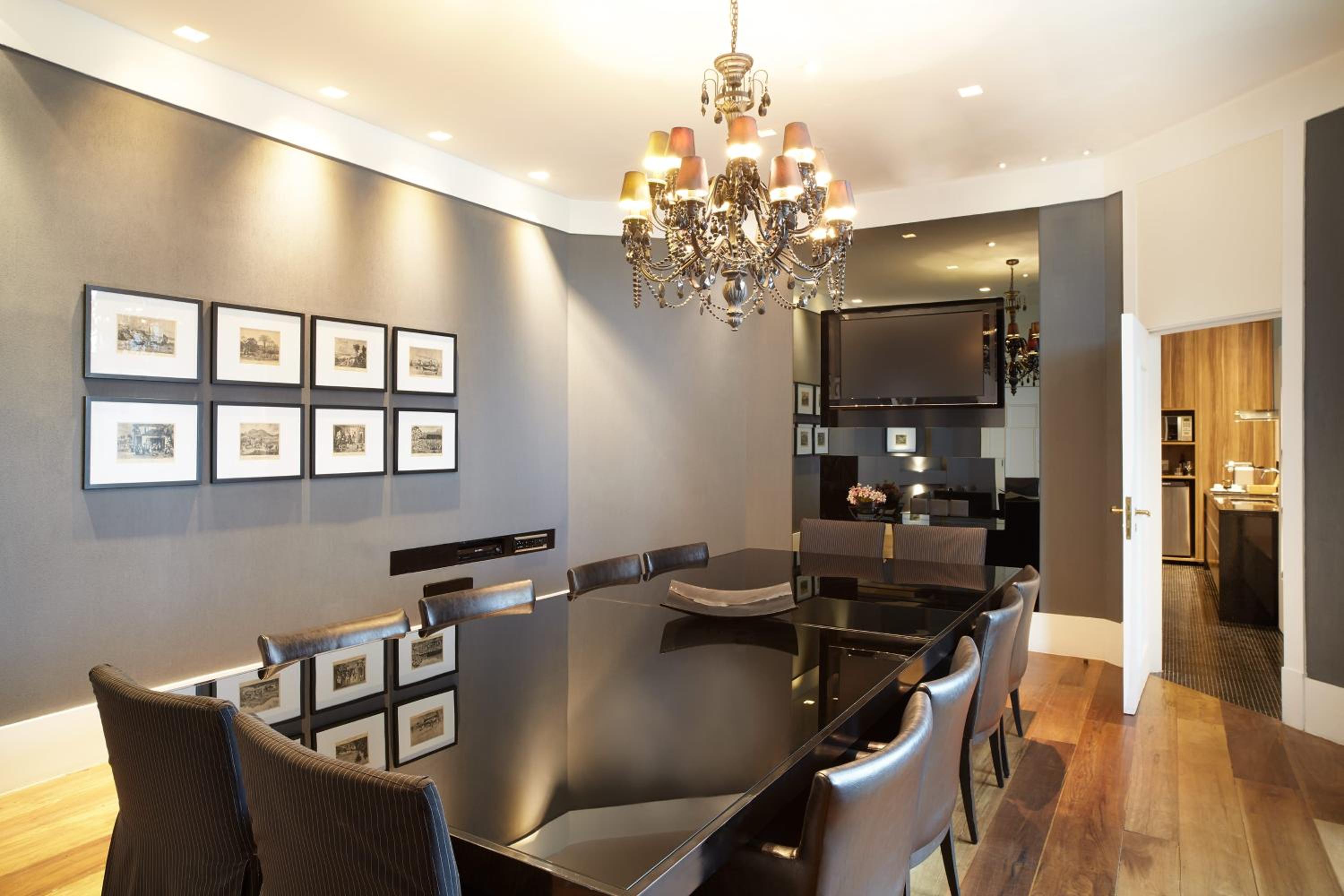 Two-Bedroom Presidential Suite