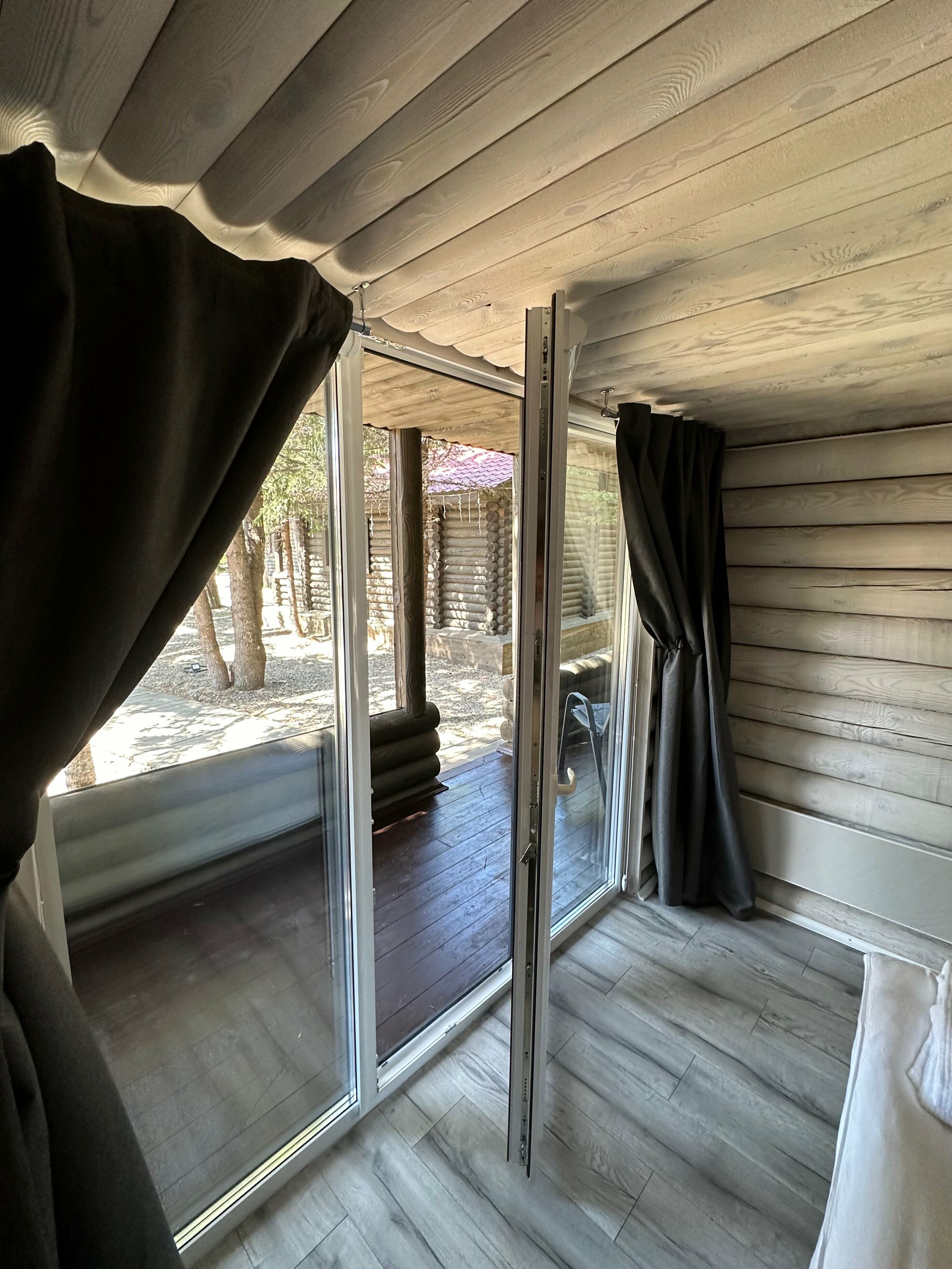 2 комнатный домик с террассой, беседкой, мангалом