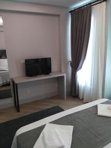 Standard Room, 1 Queen Bed, Non Smoking, Garden View в Konak Bella 3