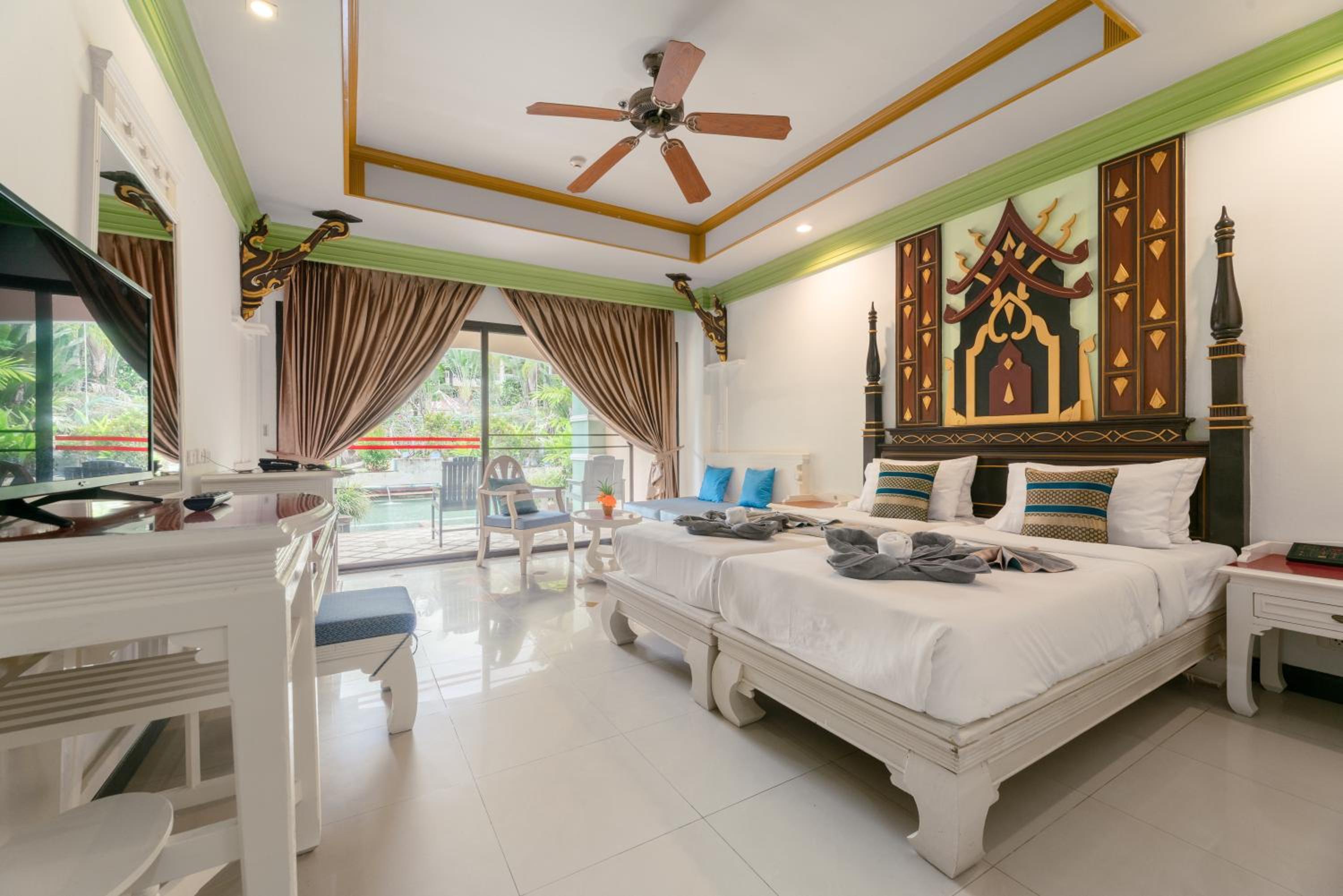 Deluxe Twin Room with Pool View