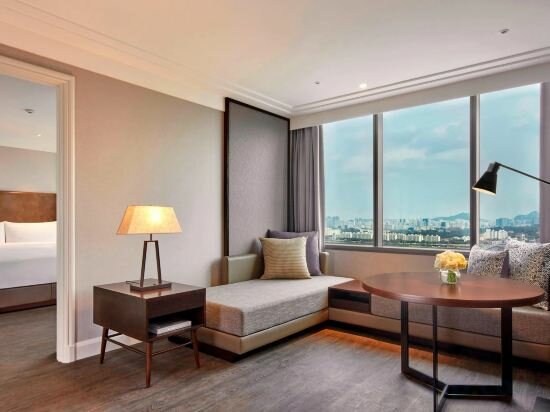 Griffin Suite, Executive Lounge Access, 1 Bedroom Suite, 1 King