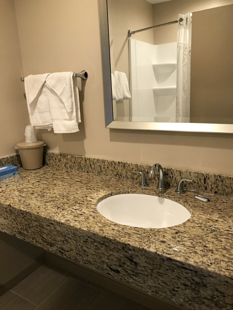 Deluxe Room, 1 King Bed, Accessible