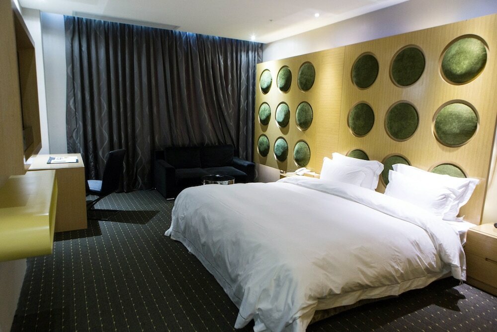 Business Standard Suite Check in time starts from 6pm