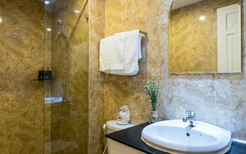 Cosy Double Room without Window Non smoking в Asian Ruby Center Point Hotel & Spa