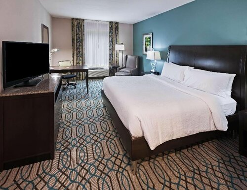 1 KING SUITE HEARING ACCESSIBLE в Hilton Garden Inn West Little Rock
