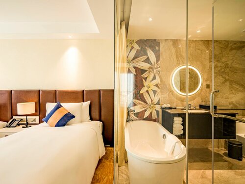 La Vela Connecting Room в La Vela Saigon Hotel