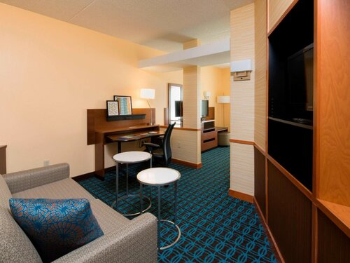 Большой номер для гостей, 1 кровать King Size, диван-кровать в Fairfield Inn & Suites Newark Liberty International Airport