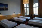 Общее спальное помещение, общая ванная комната (in 6 bed room, shared) в Grand Hostel Classic