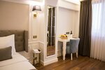 Family Connecting Suite в Mina Hotel