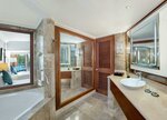 Двухместный номер Deluxe двуспальная кровать в The Laguna, a Luxury Collection Resort & SPA, Nusa Dua