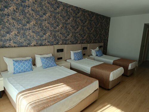 Quadruple Room в Alder Garden Hotel