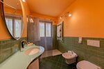 Двухместный номер с 1 двуспальной кроватью, балкон, вид на озеро (.) в La Darsena Boutique Hotel & Restaurant