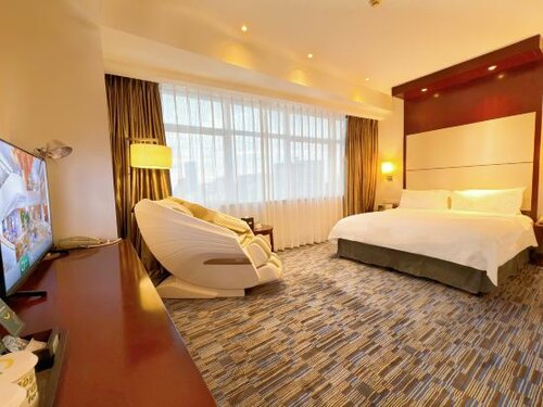 Exclusive Comfort Double Bed Room with Massage Chair в Holiday Inn Hangzhou Xiaoshan