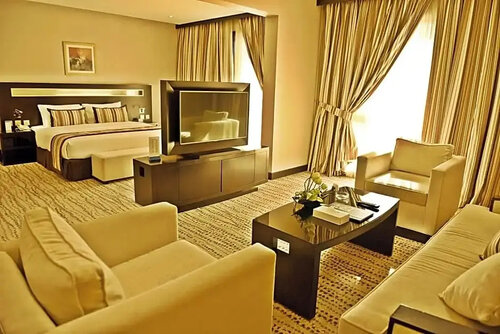 Двухместный люкс двуспальная кровать в Hotel Golden Tulip Bahrain