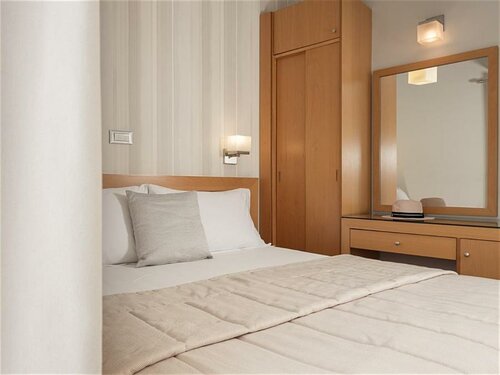 Family Room with Sea View в Plaza Hotel