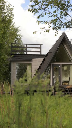 Aframe с балконом и камином