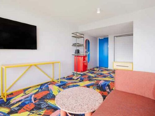 Adge King Balcony Room в Adge Hotel & Residences