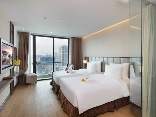 Grand Deluxe Room With Partial Sea View в Regalia Gold Hotel