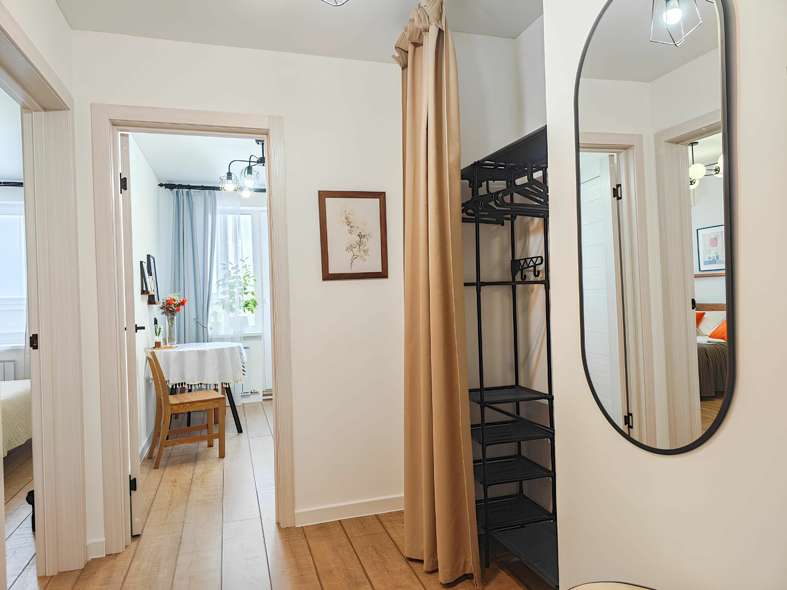 Квартира на высоком этаже с видом на город и облака в ЖК Акварель