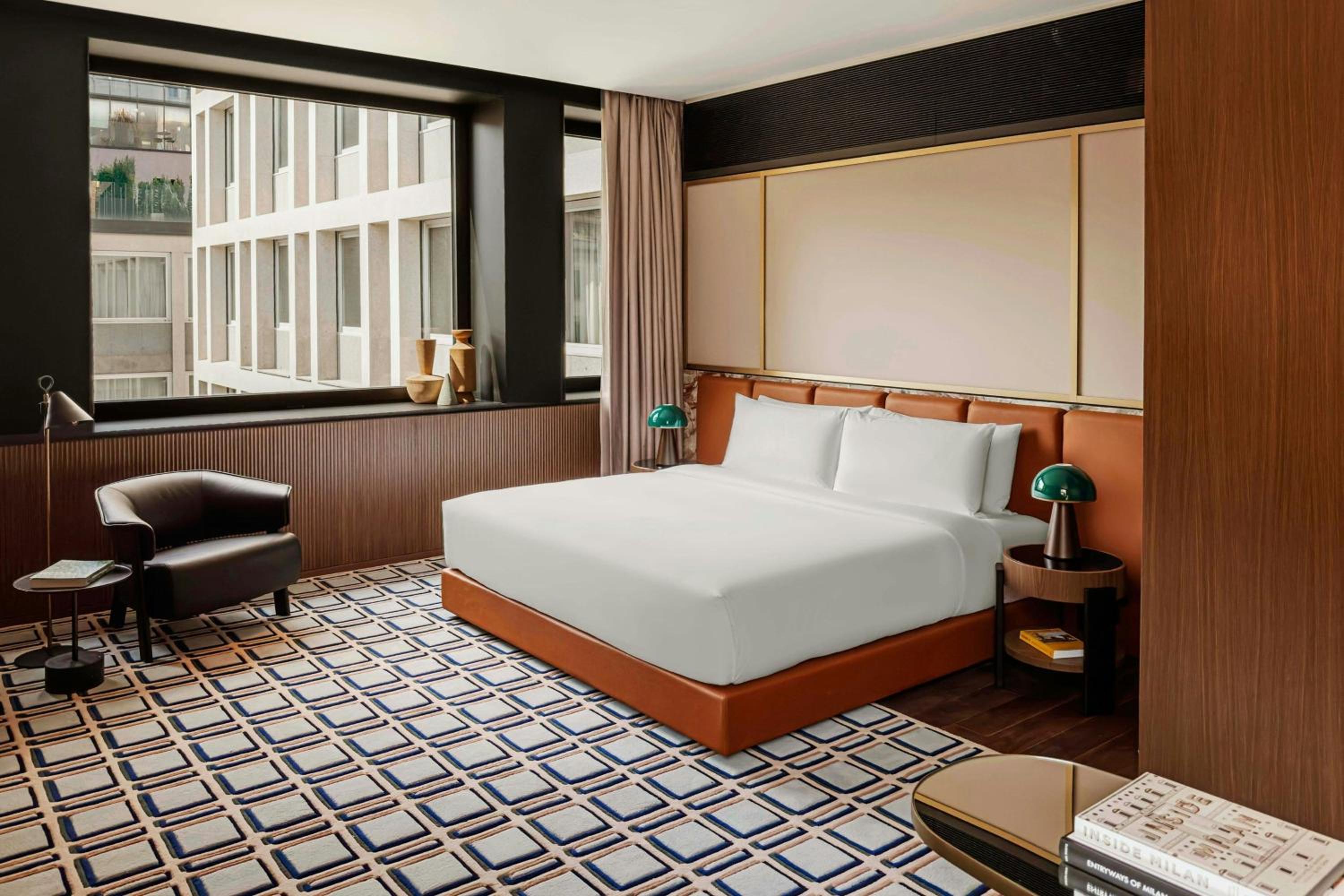 Panoramic King Suite with City View