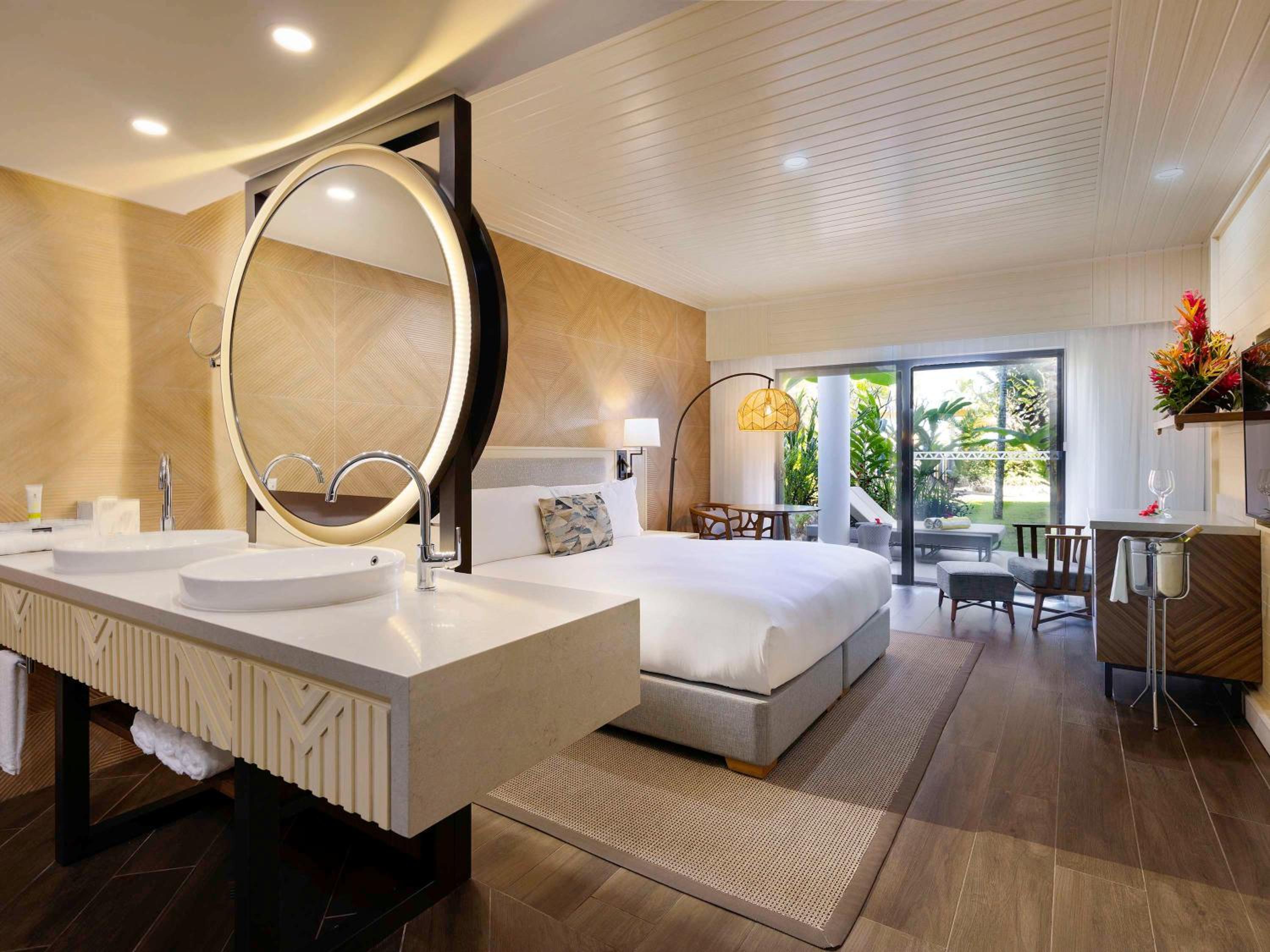 Luxury King Room with Beach Club Plus Access