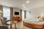 Double Room with Lake View в Hotel Weisser Hirsch