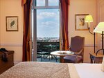 Superior King Room with Terrace and Garden View в Hôtel de la Cité Carcassonne - MGallery Collection