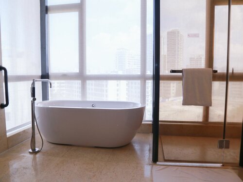 Люкс «Премьер» в Crowne Plaza Sanya City Center by IHG