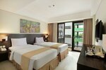 Twin Room with Pool View в Rofa Kuta Hotel