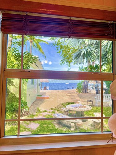 Bayview Not Pet-Friendly в Sunset Cove Beach Resort