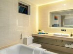 Deluxe Triple Room With Partial Sea & City View в Grand Gold Hotel