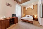 Улучшенный однокомнатный полулюкс с двуспальной кроватью и диваном в Отель Даккар