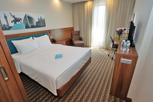 Номер с кроватью queen-size в Hampton by Hilton Ufa