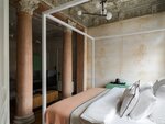 Шампань в Twelve Reasons boutique hotel