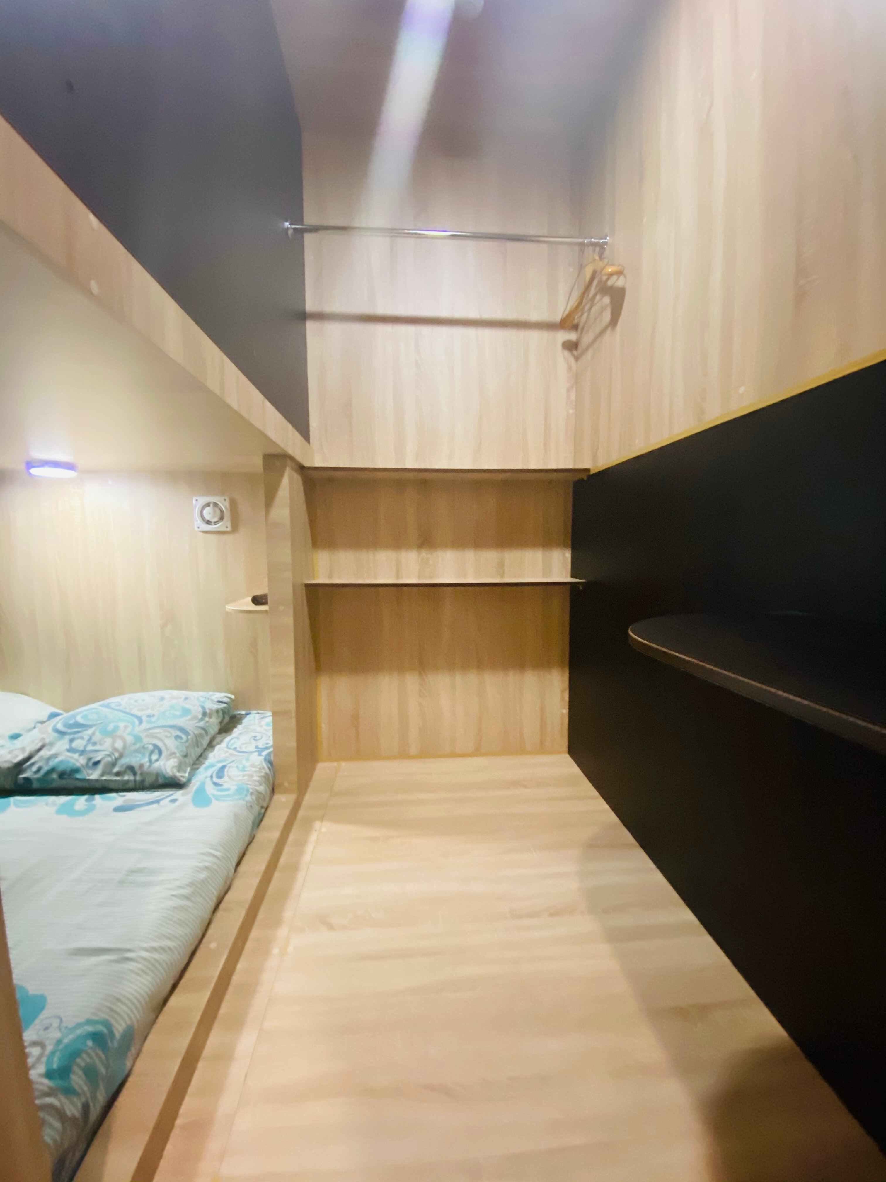 Двухместная ярусная капсула  с двухспальной кроватью 160 см