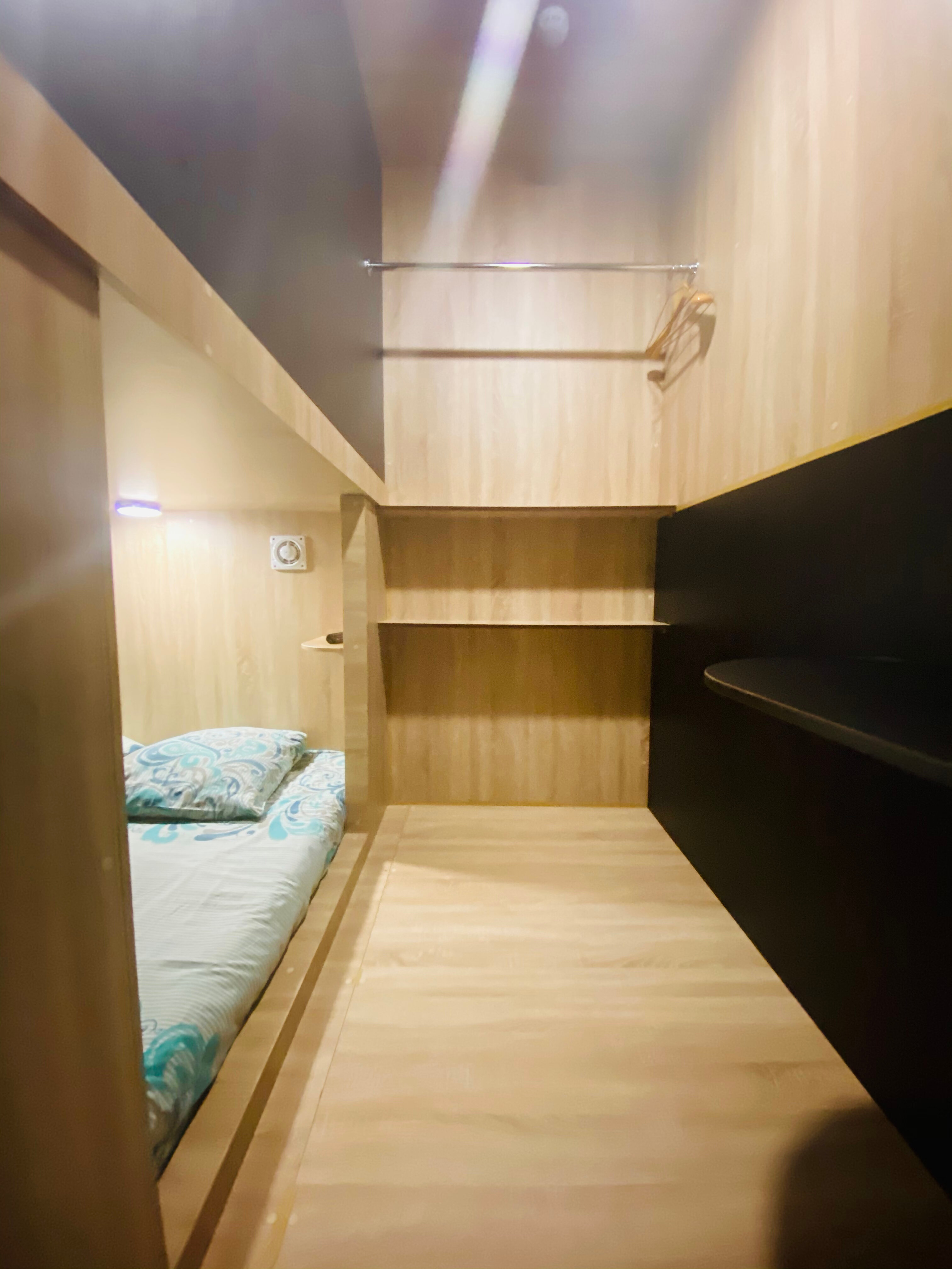 Двухместная ярусная капсула  с двухспальной кроватью 160 см