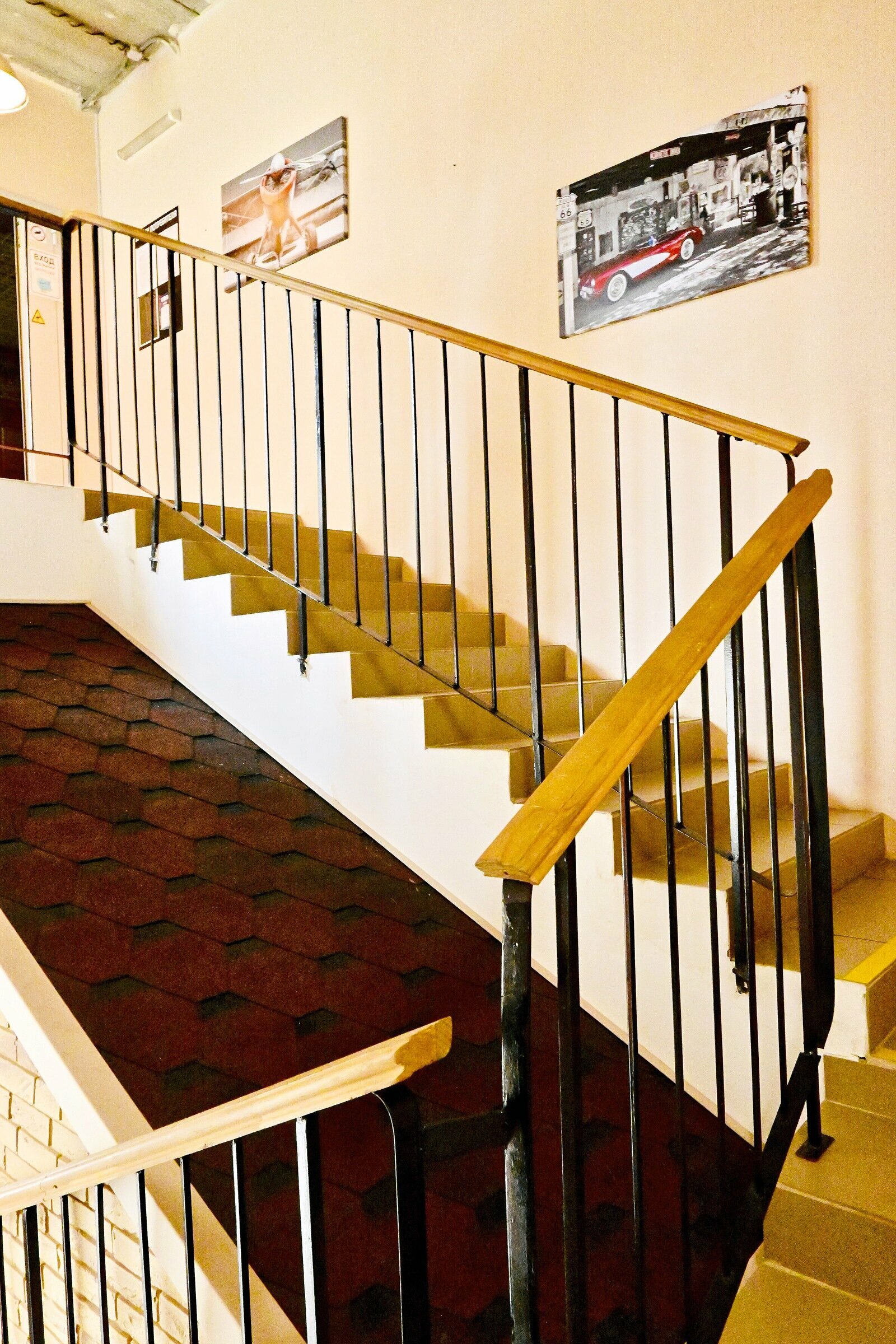 Кровать в общем 6-местном номере для мужчин и женщин