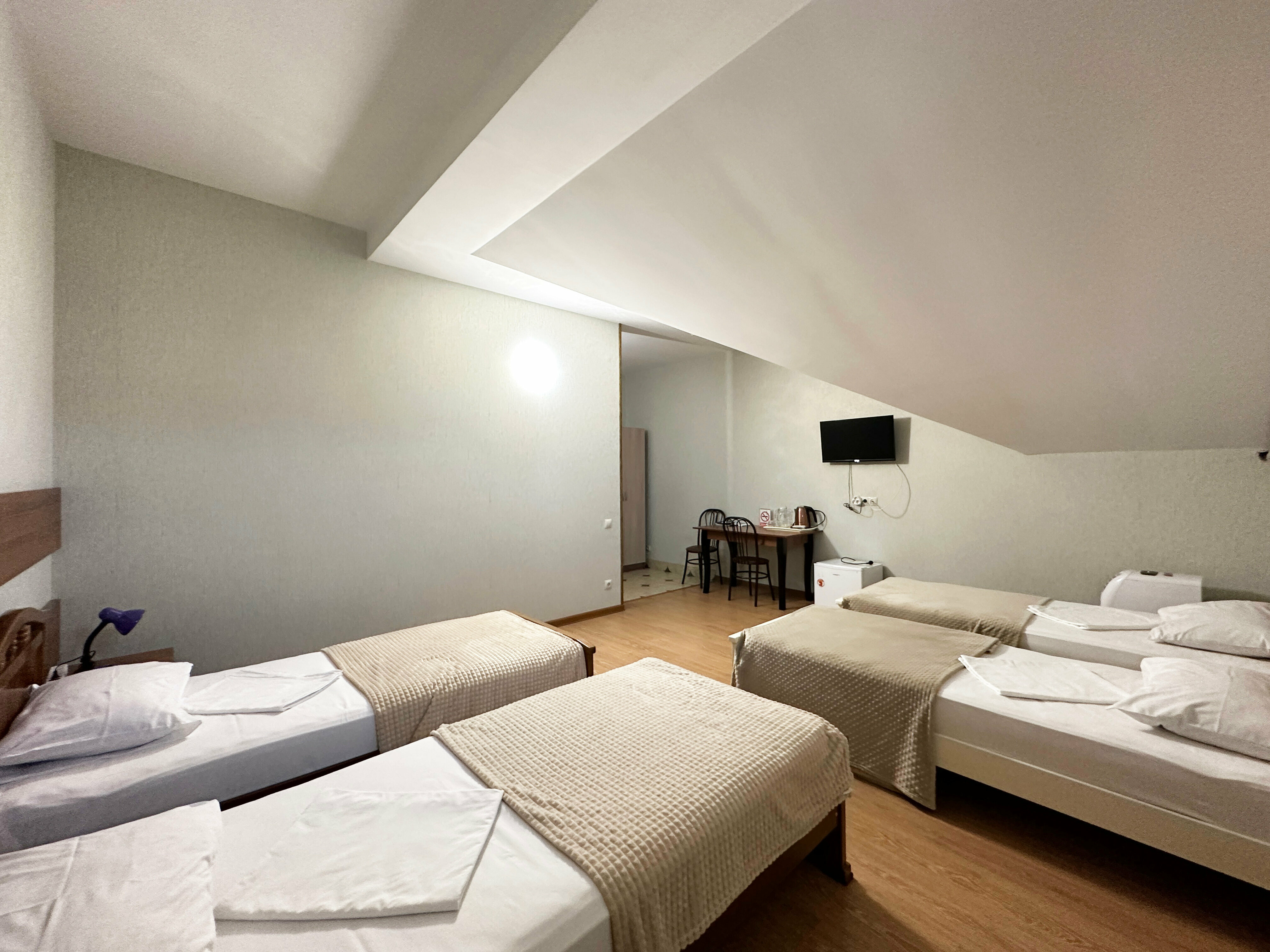 Четырехместный номер эконом-класса