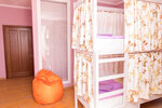 Кровать в общем 6-местном номере для женщин в Фортуна