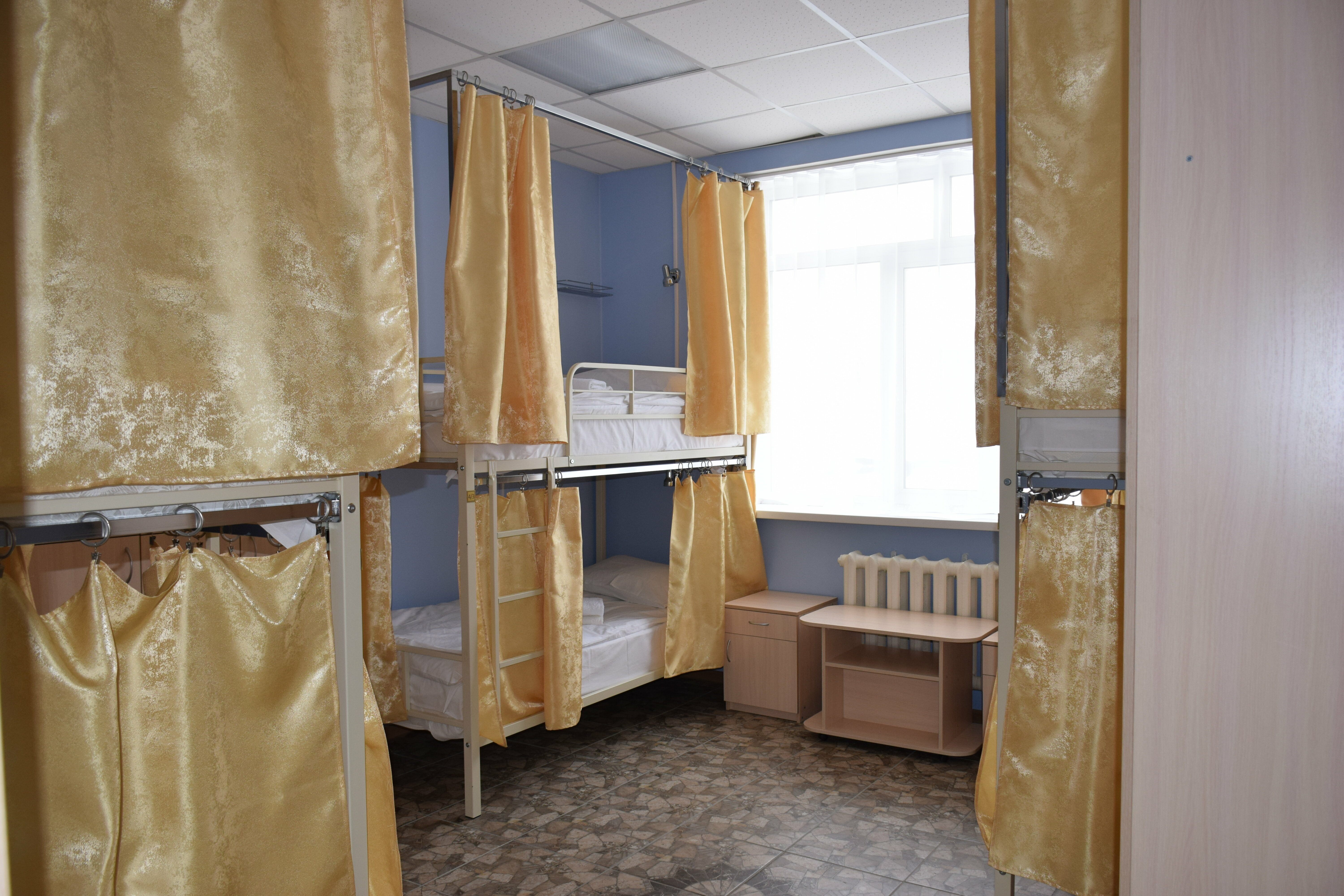 Кровать в общем 6-местном номере